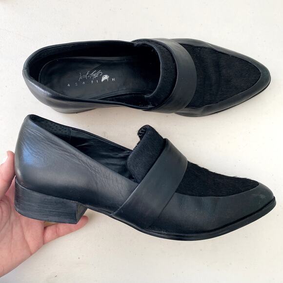 Lord & Taylor Black Pointed Toe Leather Cow Hair Loafers Women's Size 8 - Picture 1 of 15